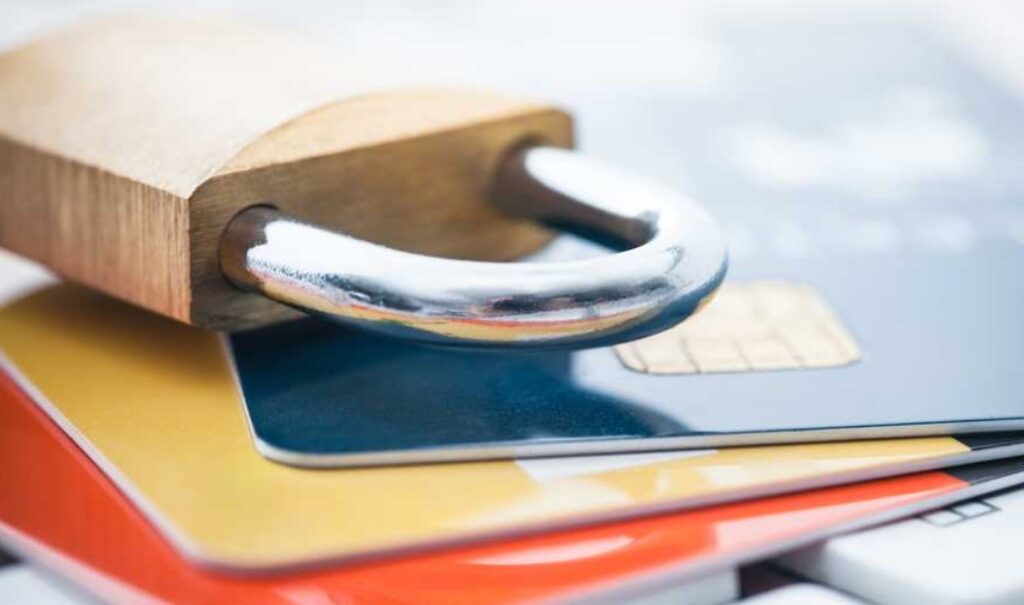 Understanding-Secured-and-Unsecured-Credit-Cards